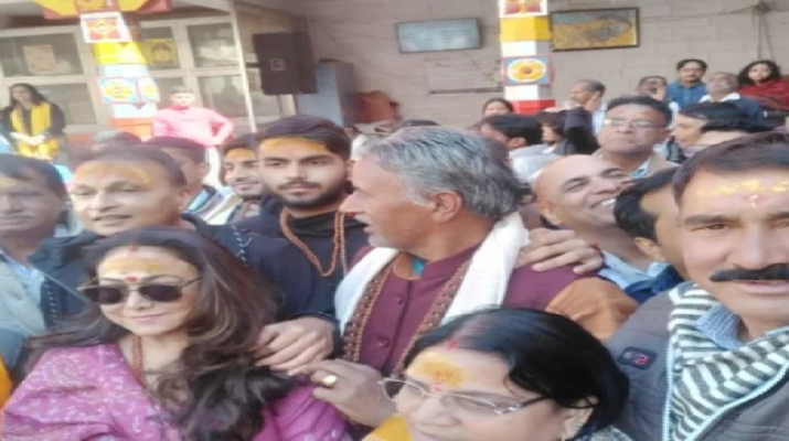 अम्बानी परिवार ने किये बदरी-केदारनाथ धाम के दर्शन  1 Hello Uttarakhand News »
