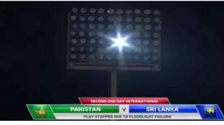 पाकिस्तान-श्रीलंका मैच के दौरान कटी बिजली, यूजर बोले- लगता है पाकिस्तान गली क्रिकेट होस्ट कर रहा 1 Hello Uttarakhand News »