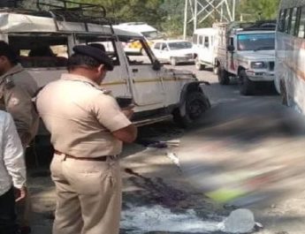 उत्तराखंड: मैक्स वाहन हुआ दुर्घटनाग्रस्त; युवती की दर्दनाक मौत, चार घायल 2 Hello Uttarakhand News »