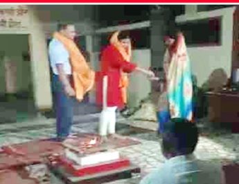 आधी रात को SDM को करनी पड़ी महिला मित्र से शादी, ये रही वजह.. 2 Hello Uttarakhand News »