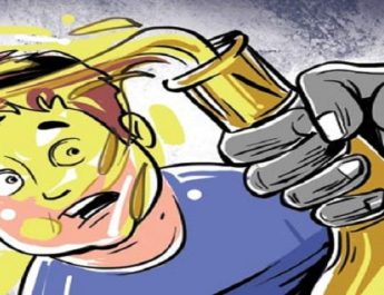 युवक ने शादी के लिए किया इनकार, तो युवती ने मुंह पर फेंका तेज़ाब 3 Hello Uttarakhand News »