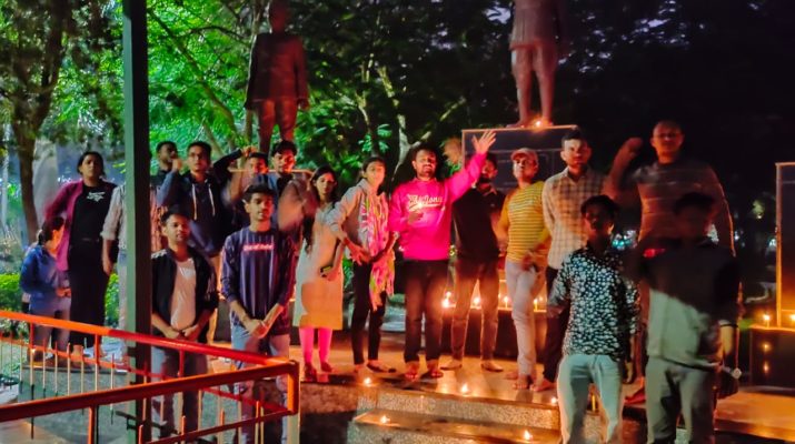 अभिभावक संघ ने की मन्त्री हरक सिंह की निंदा, नहीं मनाएंगे दिवाली, आन्दोलन के 25वें दिन छात्रों ने शहीदों को किया याद 1 Hello Uttarakhand News »