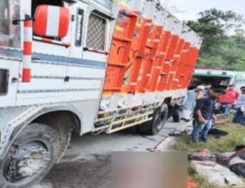 बड़ा हादसा, बेकाबू ट्रक ने चार लोगों को रौंदा, दो की मौके पर मौत 2 Hello Uttarakhand News »