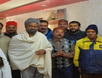 बेटी और दामाद संग बद्रीनाथ पहुंचे सूपर स्टार रजनीकांत, मांगी मुरादें 4 Hello Uttarakhand News »