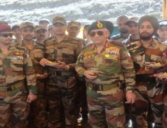 दिवाली से पहले उत्तराखंड से लगी चीन सीमा पहुंचे सेना प्रमुख, दिया यह संदेश.. 2 Hello Uttarakhand News »