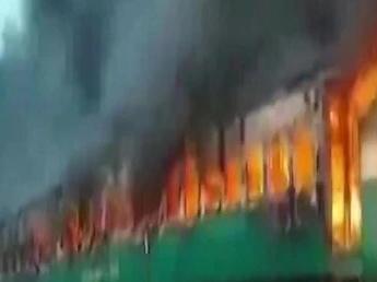 पकिस्तान में हुआ भयानक रेलवे हादसा, 65 लोगों की मौत 2 Hello Uttarakhand News »