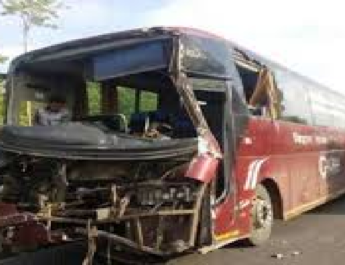 रोडवेज बस और ट्रक में भीषण टक्कर, नौ की मौत, 20 गंभीर 2 Hello Uttarakhand News »