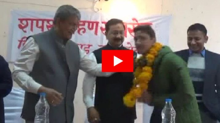 रानीखेत: हरदा की मौजूदगी में ब्लाक प्रमुख का सम्मान समारोह, 40 सदस्यों को दिलाई शपथ 1 Hello Uttarakhand News »