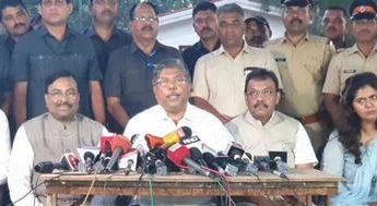 महाराष्ट्र में सरकार बनाने से पीछे हटी बीजेपी, बोली- अकेले नहीं बना सकते सरकार 2 Hello Uttarakhand News »