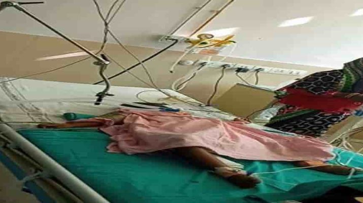 बेघर हुए लोगों में से एक बच्ची एम्स आईसीयू में भर्ती 1 बेघर हुए लोगों में से एक बच्ची एम्स आईसीयू में भर्ती 1 Hello Uttarakhand News »