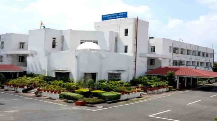 पूर्व मुख्यमंत्रियों की सुविधाओं पर विस सत्र में विधेयक लाने की तैयारी में सरकार 1 Hello Uttarakhand News »