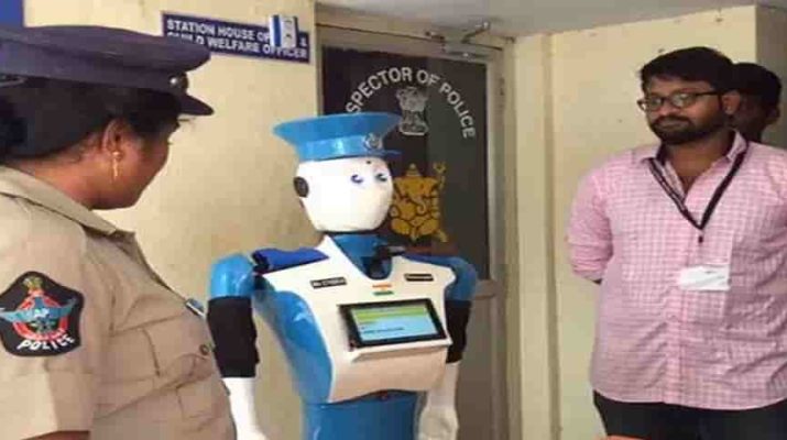 अब पुलिस की जगह लेगा ये रोबोट, खुद दर्ज करेगा शिकायत 1 Hello Uttarakhand News »