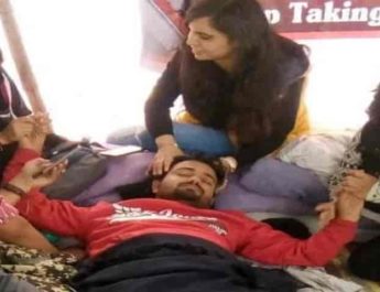 आयुष शुल्क बढ़ोतरी के विरोध धरने पर बैठे छात्र की तबीयत खराब 3 Hello Uttarakhand News »