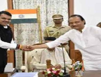 क्या टिक पाएगी देवेंद्र फडणवीस की सरकार? 3 Hello Uttarakhand News »