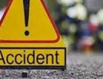 Dehradun: इलेक्शन ड्यूटी विकासनगर से वापस अपने घर आ रहे विकास अधिकारी ने पैदल जा रहे 4 होमगार्ड कर्मचारी व एक महिला को मारी टक्कर, घायलों के पैरों में आया फैक्चर व कुछ चोटे 3 Hello Uttarakhand News »