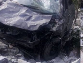 उत्तराखंड: खाई में गिरी कार, एक युवक की दर्दनाक मौत, एक घायल 3 Hello Uttarakhand News »