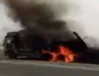 जम्मू कश्मीर: सेब के ट्रक को किया आग के हवाले 2 Hello Uttarakhand News »