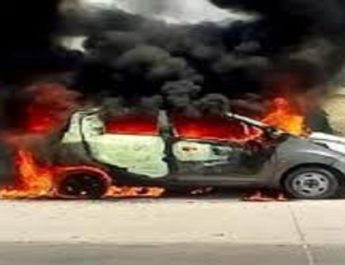 ट्रोला से टकराई कार में लगी आग, एक ही परिवार के पांच लोगों की मौत 3 Hello Uttarakhand News »