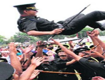 आईएमए अवॉर्ड सेरेमनी में जेंटलमैन कैडेट्स सम्मानित, शनिवार को 306 भारतीय व 71 विदेशी कैडेट होंगे पास आउट 3 Hello Uttarakhand News »