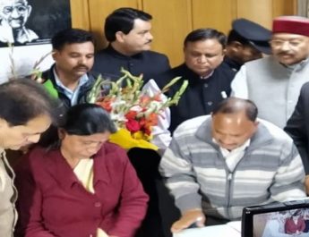 नवनिर्वाचित चंद्रा पन्त को विधानसभा अध्यक्ष ने दिलाई विधायिकी की शपथ 3 Hello Uttarakhand News »