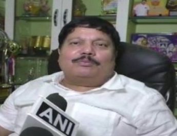 भाजपा सांसद पर हमला, कार पर फेंके गए ईंट और बम 5 Hello Uttarakhand News &raquo;