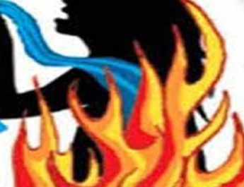इंसानियत हुई शर्मसार, 18 साल की लड़की को पेट्रोल डालकर किया आग के हवाले, 80% झुलसी 5 Hello Uttarakhand News »