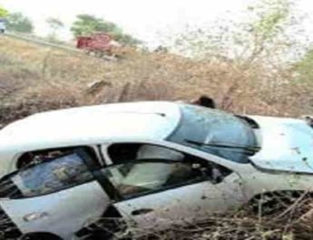 नरेंद्र नगर: अनियंत्रित होकर खाई में गिरी कार, दो लोगों की मौके पर मौत 2 Hello Uttarakhand News »