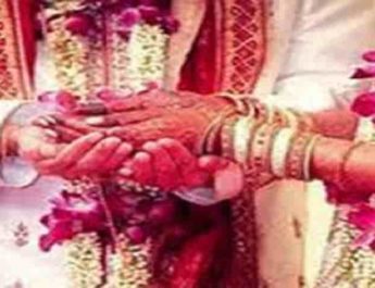 आस्ट्रेलियन पत्नी के साथ कुटिया में आए बाबा बर्फानीदास, धारी देवी मंदिर में की शादी 4 Hello Uttarakhand News »