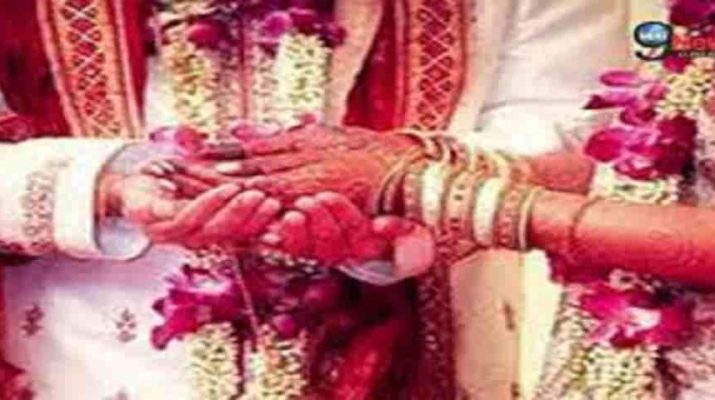 आस्ट्रेलियन पत्नी के साथ कुटिया में आए बाबा बर्फानीदास, धारी देवी मंदिर में की शादी 1 Hello Uttarakhand News »