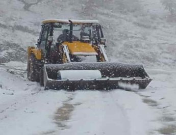 उत्तराखंड: भारी बर्फ़बारी से 300 से ज्यादा गांवों से कटा सम्पर्क, बिजली आपूर्ति भी ठप 2 Hello Uttarakhand News »