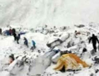 उत्तराखंड: हिमस्खलन में बाल-बाल बचे जवान और श्रमिक, वीडियो वायरल होने से हुआ खुलासा 5 Hello Uttarakhand News »