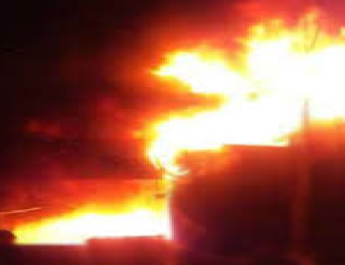 प्लास्टिक फैक्टरी में लगी आग, लाखों की मशीने जलकर हुईं राख 4 Hello Uttarakhand News »