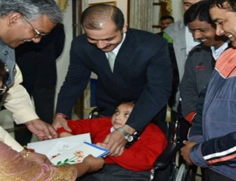 विश्व दिव्यांग दिवस पर सीएम त्रिवेन्द्र ने दिव्यांगों से की मुलाकात, बताई योजनायें.. 2 Hello Uttarakhand News »