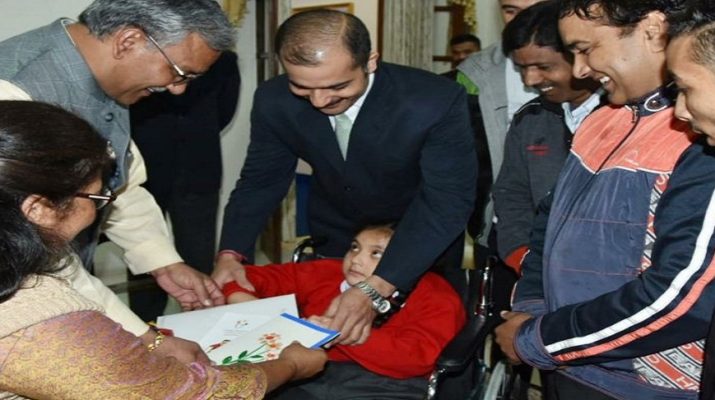 विश्व दिव्यांग दिवस पर सीएम त्रिवेन्द्र ने दिव्यांगों से की मुलाकात, बताई योजनायें.. 1 विश्व दिव्यांग दिवस पर सीएम त्रिवेन्द्र ने दिव्यांगों से की मुलाकात, बताई योजनायें.. 1 Hello Uttarakhand News »