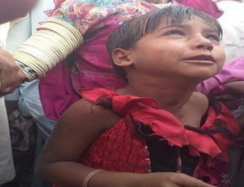 पकिस्तान में दुकान के आगे गाड़ी खड़े करने पर बच्चे समेत हिन्दू परिवार की जमकर पिटाई 2 Hello Uttarakhand News »