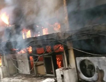 कुमार विश्वास: घोटाले छुपाने के लिए सरकार ने लगाई परिवहन कार्यालय में आग! 2 Hello Uttarakhand News »