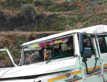 चमोली: अनियंत्रित होकर खाई में गिरा वाहन, 2 की मौत, 2 घायल 2 Hello Uttarakhand News »