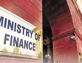 बजट की 'सीक्रेट ड्यूटी' के चलते पिता के निधन पर भी नहीं जा सके घर, पेश की मिसाल 2 Hello Uttarakhand News »