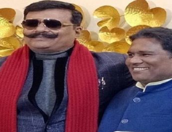 उत्तराखंड: नए साल पर भाजपा विधायक चैंपियन-कर्णवाल की दुश्मनी ख़त्म, मुकदमे भी वापस 4 Hello Uttarakhand News »