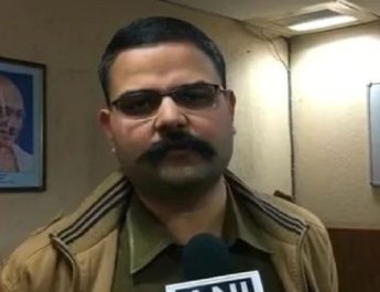 वीडियो वायरल होने के बाद SSP सस्पेंड, 14 पुलिस अधिकारियों के भी तबादले 4 Hello Uttarakhand News »