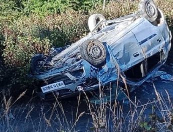 उत्तराखंड: पाले में फिसलने से कार दुर्घटनाग्रस्त, 5 लोग थे सवार 2 Hello Uttarakhand News »