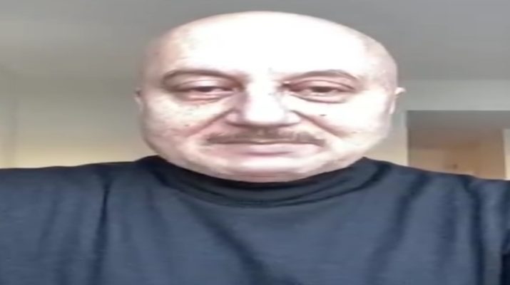 नसीरुद्दीन के बयान के बाद अनुपम खेर ने किया पलटवार! 1 नसीरुद्दीन के बयान के बाद अनुपम खेर ने किया पलटवार! 1 Hello Uttarakhand News »