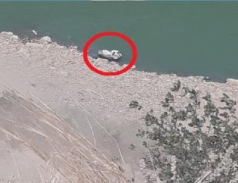 उत्तराखंड: गहरी खाई में गिरा वाहन, बच्ची समेत पांच लोगों की दर्दनाक मौत, एक घायल 2 Hello Uttarakhand News »