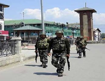 सेना ने मुठभेड़ में तीन आतंकियों को किया ढेर, आतंकी भारी मात्रा में लेकर जा रहे थे हथियारों का जखीरा 4 Hello Uttarakhand News »