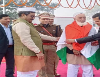 गणतंत्र दिवस: पद्मश्री मोहम्मद शरीफ को मिला सम्मान, लावारिस लाशों का करते हैं अंतिम संस्कार 4 Hello Uttarakhand News »