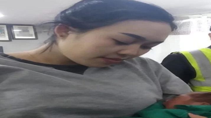 महिला ने दिया विमान पर बच्चे को जन्म, आपात लैंडिंग कर... 1 Hello Uttarakhand News »