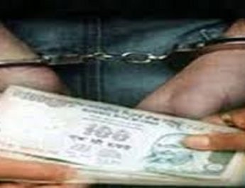 शिक्षा अधिकारी 15 हजार की घूस लेते विजिलेंस ने किया हुए रंगे हाथों गिरफ्तार 5 Hello Uttarakhand News »