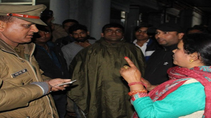 दून महिला अस्पताल में डॉक्टरों व कर्मचारियों के साथ हुई मारपीट 1 Hello Uttarakhand News »