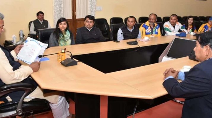 मुख्यमंत्री त्रिवेंद्र सिंह रावत ने मिलके दी ‘खेलो इंडिया खेलो‘ के विजेता खिलाड़ियों को बधाई 2 Hello Uttarakhand News »