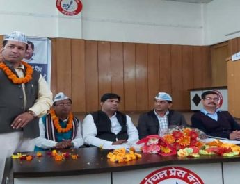 रविंद्र सिंह आनंद ने थामा आम आदमी पार्टी का हाथ 2 Hello Uttarakhand News »